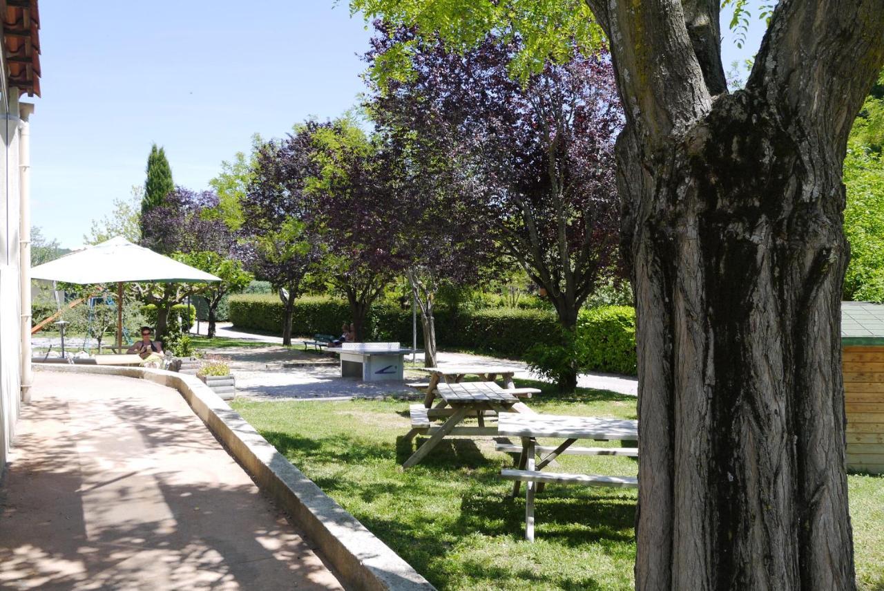 Camping Forcalquier Les Routes De Provence Hotel Екстериор снимка