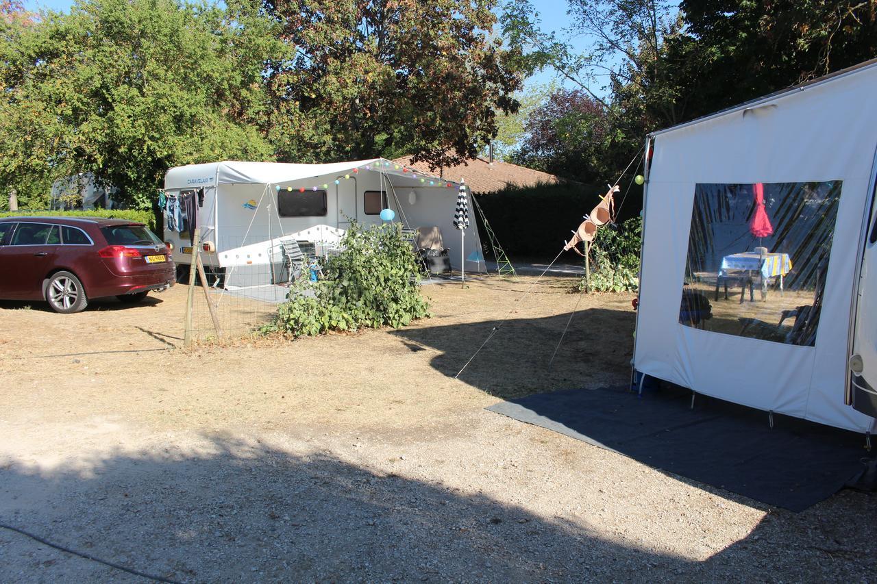 Camping Forcalquier Les Routes De Provence Hotel Екстериор снимка